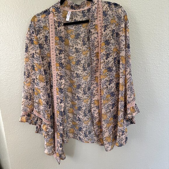 Xhilaration‎ Sheer Floral Blouse  Size Medium/Large - Picture 3 of 7